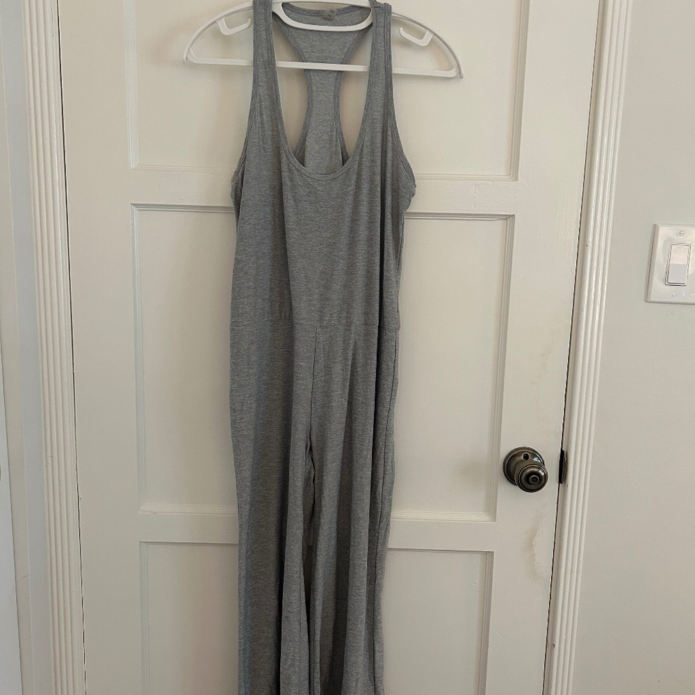 Beyond Yoga Featherweight Hang Loose Jumpsuit - Silver Mist / XS